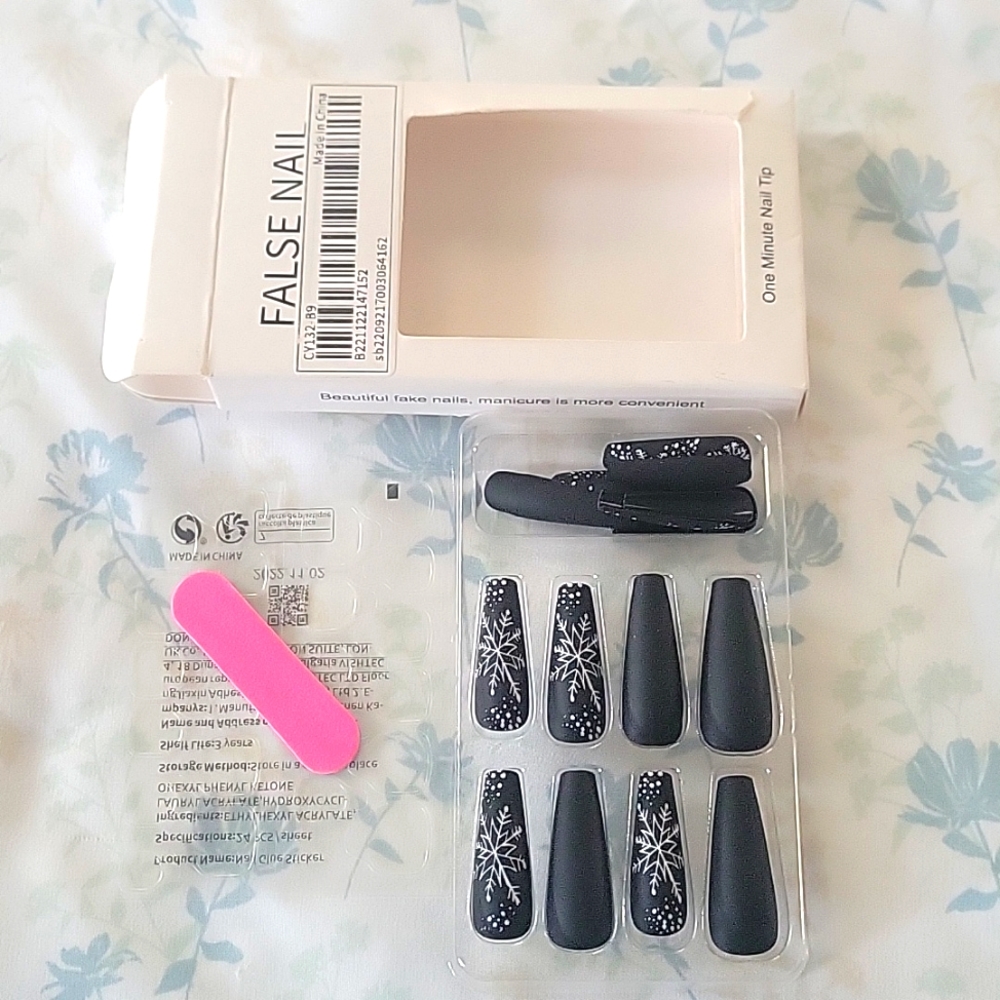 NEW press on nails